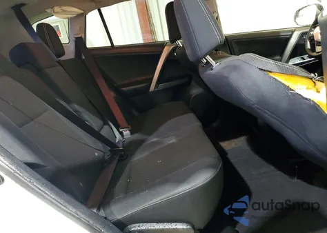 2017 Toyota Rav4 Xle z USA, uszkodzony, nr VIN JTMWFREV3HJ132273